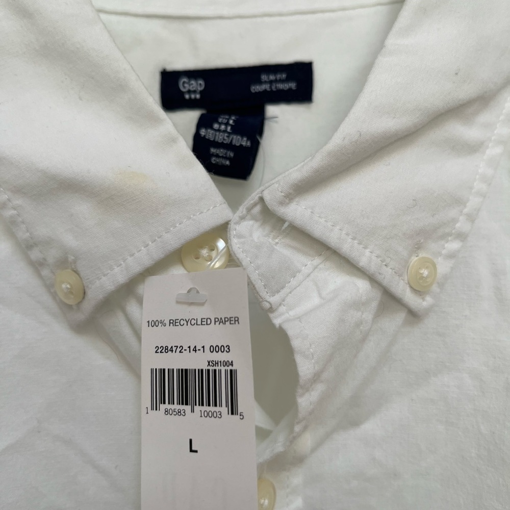 Men’s Gap button down shirt